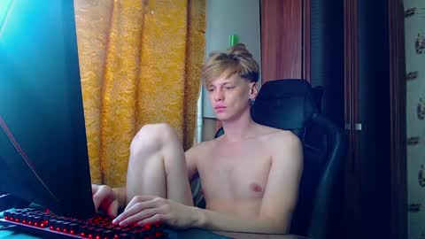 Tom and Betty online show from April 9, 4:34 am