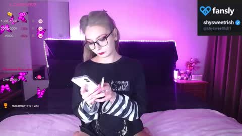 Snapshot of shysweetrish chatting on October 8, 12:41 am shysweetrish online show from October 8, 12:41 am