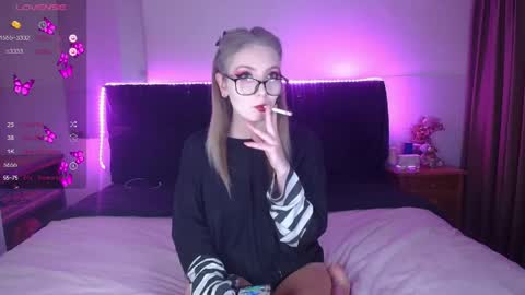 Snapshot of shysweetrish chatting on April 22, 12:02 am shysweetrish online show from April 22, 12:02 am