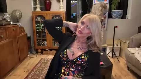 Snapshot of shytrans_uk chatting on February 28, 12:44 am shytrans_uk online show from February 28, 12:44 am