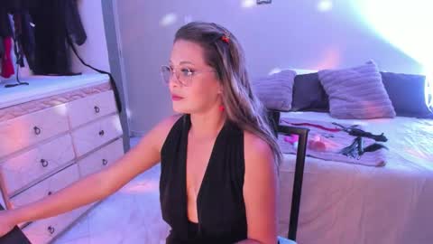 Snapshot of siamilff chatting on November 4, 1:27 am SIa online show from November 4, 1:27 am