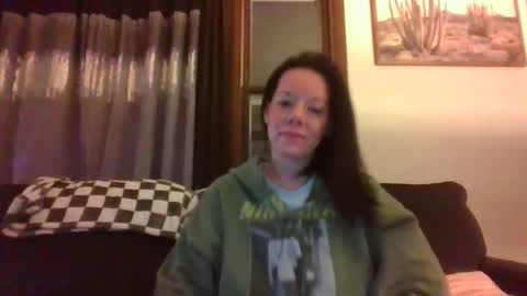 Snapshot of sidneyraee chatting on December 7, 12:08 am Mrs. St. Patrickk online show from December 7, 12:08 am