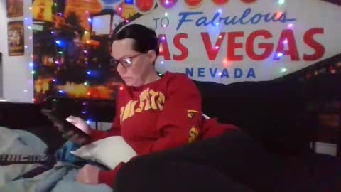 Snapshot of sidneyraee chatting on January 27, 5:15 pm Mrs. St. Patrickk online show from January 27, 5:15 pm