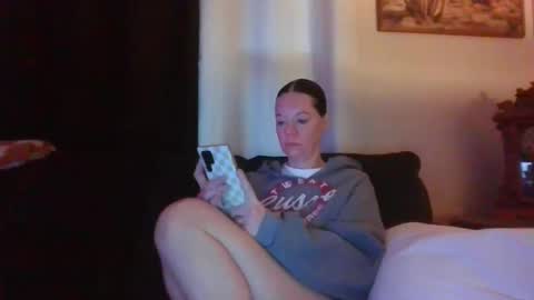 Snapshot of sidneyraee chatting on January 6, 3:27 pm Mrs. St. Patrickk online show from January 6, 3:27 pm