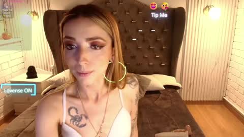 Snapshot of sidneyy_love chatting on September 11, 2:28 pm sidneyy_love online show from September 11, 2:28 pm