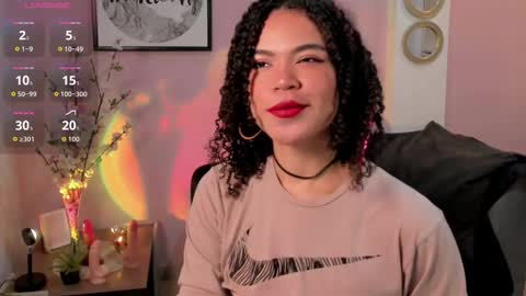 Snapshot of siena_millerr chatting on February 17, 3:08 pm Vaiolet online show from February 17, 3:08 pm