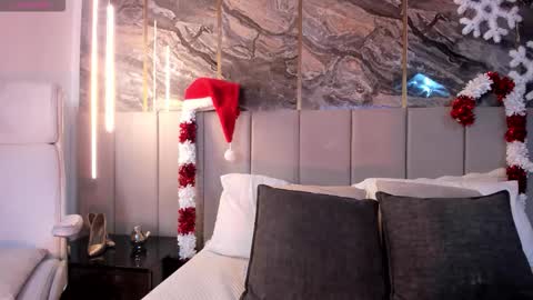 Sienna Blake online show from December 14, 11:15 am