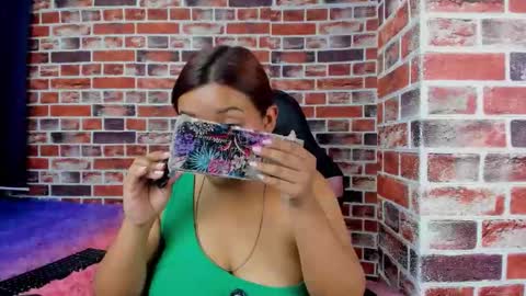 sienna_lux01 online show from March 18, 1:20 am