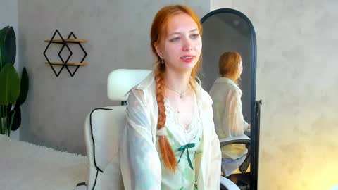 Sienna online show from April 16, 9:10 am