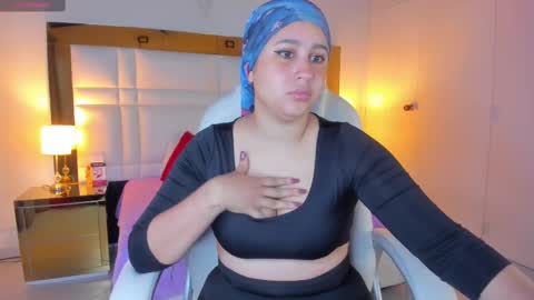 Snapshot of siennaa_rose chatting on October 2, 11:28 am Sienna  online show from October 2, 11:28 am