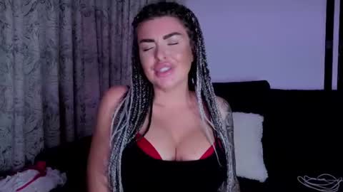 SiennaLove888 online show from August 5, 9:06 pm