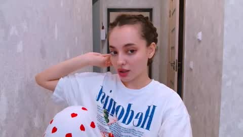 Sienna Mia online show from May 14, 1:07 pm