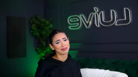 Snapshot of siennaruh chatting on October 11, 10:36 am Sienna online show from October 11, 10:36 am