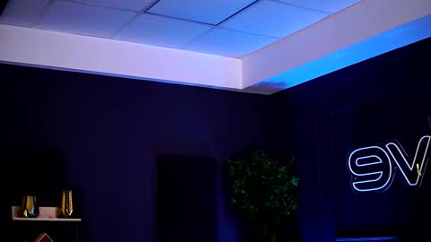 Snapshot of siennaruh chatting on October 16, 9:32 am Sienna online show from October 16, 9:32 am