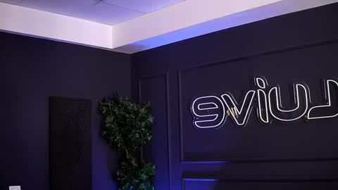 Snapshot of siennaruh chatting on October 17, 10:07 am Sienna online show from October 17, 10:07 am