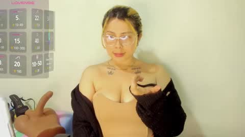 Sienna online show from October 7, 6:49 pm