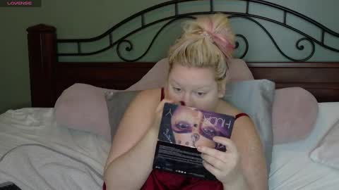 Sienna Luxx online show from September 16, 10:44 pm
