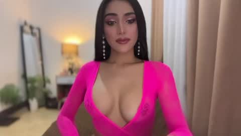 Snapshot of sierra_cox chatting on July 14, 10:21 am MISS YSABELLE online show from July 14, 10:21 am