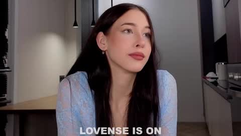 Snapshot of signehinz chatting on February 10, 11:03 am Eva online show from February 10, 11:03 am