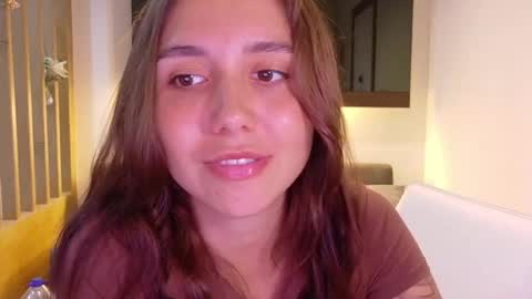 Snapshot of silicia_lu chatting on November 9, 4:55 am You fav Miss Si online show from November 9, 4:55 am