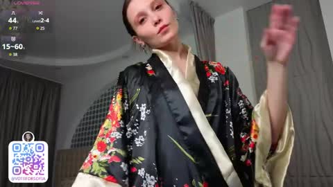 Snapshot of silk_riddle chatting on April 23, 4:20 pm Sofia online show from April 23, 4:20 pm