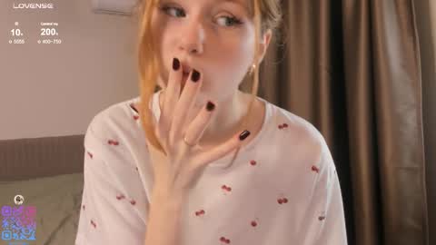 Call me Mia online show from December 16, 3:28 pm