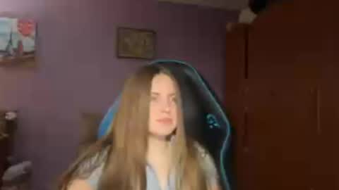 Erica online show from April 3, 9:57 pm