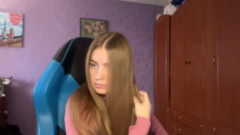 Erica online show from April 14, 9:04 am