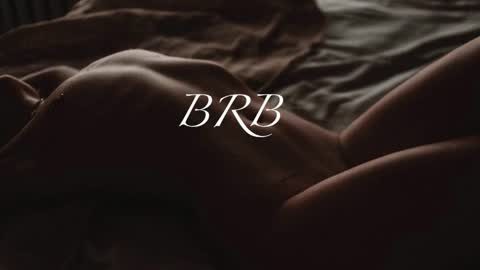 Snapshot of silky_huzelnut chatting on October 23, 8:07 pm Mila online show from October 23, 8:07 pm