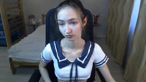 silkymiley online show from October 14, 3:51 am