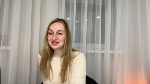 silkyvera online show from April 16, 9:39 pm