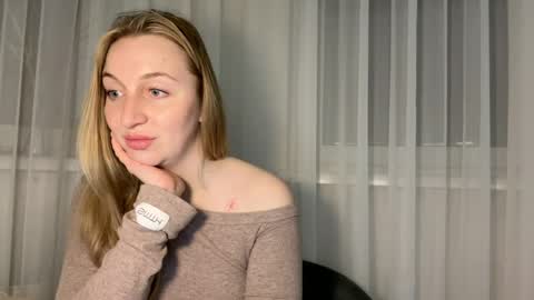 silkyvera online show from April 17, 6:33 pm