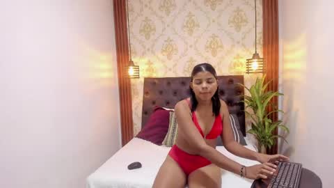 Silvanadelatorre online show from April 16, 7:03 pm