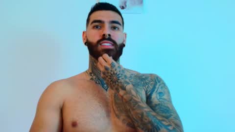 Snapshot of silvano_torrez chatting on February 1, 2:21 am silavno online show from February 1, 2:21 am