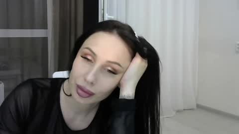 silver_still online show from April 13, 2:33 pm