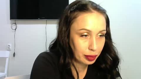 silver_still online show from April 15, 5:42 pm