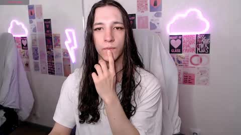 silvermuse online show from April 3, 5:44 pm