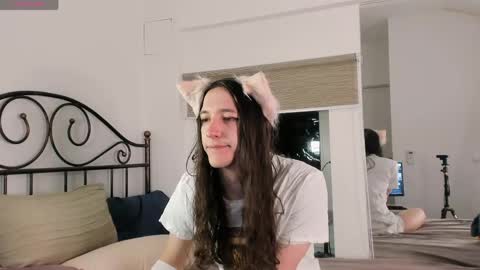 silvermuse online show from April 13, 12:49 am