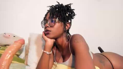 Snapshot of silverosequeen chatting on February 20, 3:25 am silverosequeen online show from February 20, 3:25 am