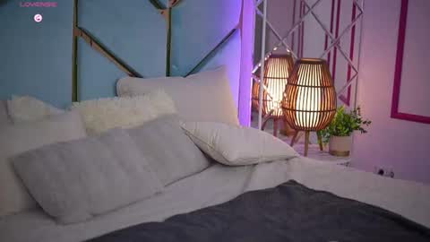 Kristina Kris  online show from June 21, 7:00 am