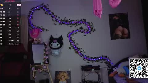Snapshot of silvia_santorskii chatting on June 10, 9:19 am silvia_santorskii online show from June 10, 9:19 am