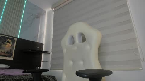 silvia online show from January 25, 3:30 pm