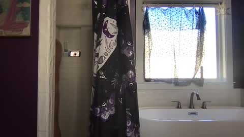 simi136 online show from January 15, 6:00 pm