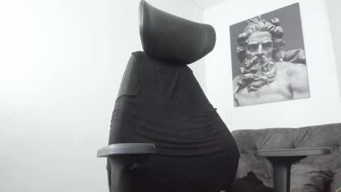 simon_leon01 online show from January 17, 11:30 pm