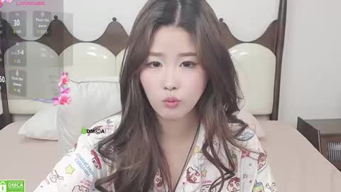 Snapshot of simonastephanie chatting on November 14, 12:20 am simonastephanie online show from November 14, 12:20 am