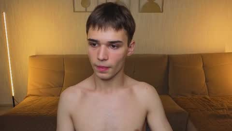 Snapshot of simonboy592 chatting on July 19, 1:15 pm Alex online show from July 19, 1:15 pm