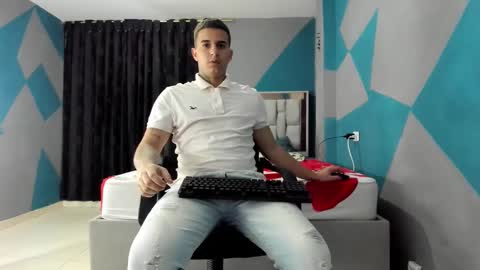 SIMON KELER online show from December 30, 11:37 am