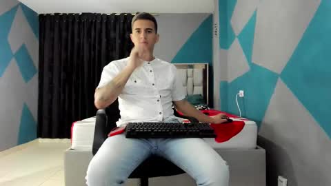 SIMON KELER online show from December 31, 2:29 am