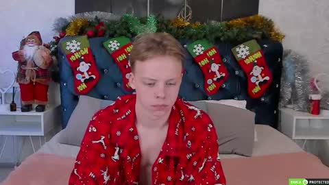 Snapshot of simonwarner chatting on January 17, 9:03 am Simon online show from January 17, 9:03 am