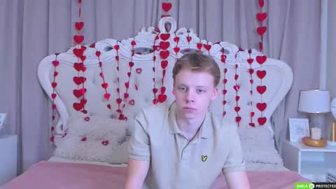 Snapshot of simonwarner chatting on February 13, 6:37 pm Simon online show from February 13, 6:37 pm